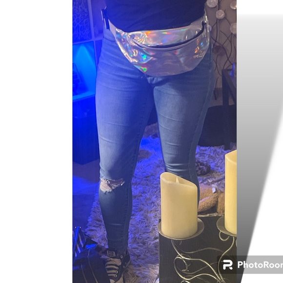 Silver hieroglyphic fanny pack - Picture 1 of 3